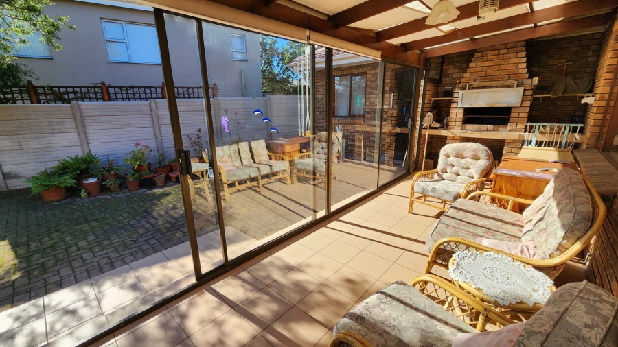 4 Bedroom Property for Sale in Bayview Western Cape